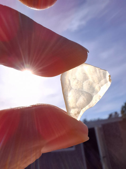 Libyan Desert Glass small Piece, 1.10g, Tektite (Ref: L1349)
