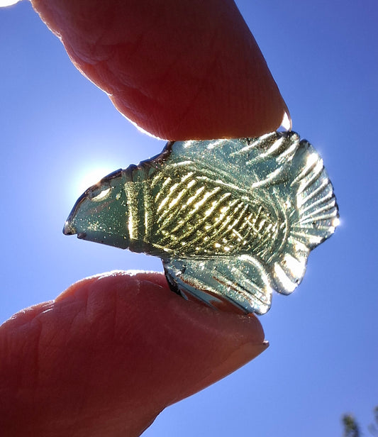 Moldavite FISH carving, (flat back), 3.29g, Tektite (Ref: Fish9)