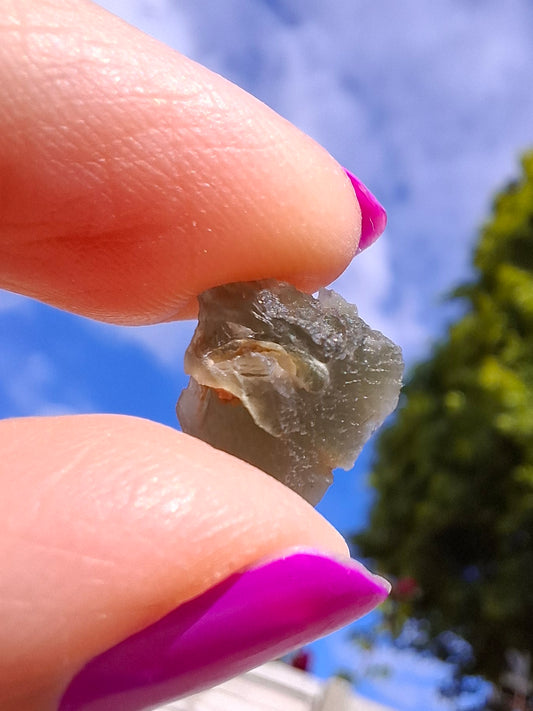 Moldavite Piece, 0.85g, Tektite (Ref: 1462)