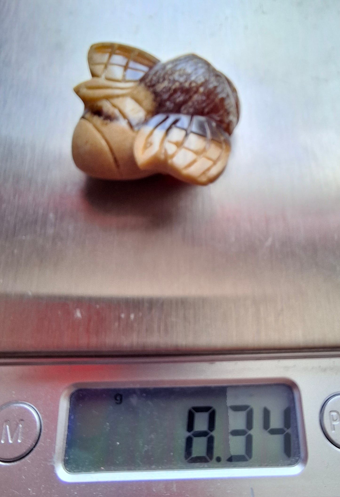 Red Amber Honey Bee Carving, 8.34g, Fossil (Ref: Bee38)