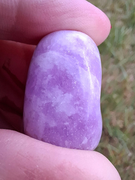 Lepidolite, Tumble Stone, Crystal (Ref: T119)