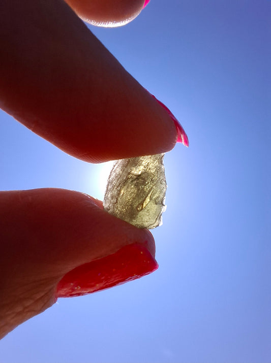 Moldavite Piece, SNOWFLAKE, FROSTED, BRUSNA, 0.69g, Tektite (Ref: 1503)