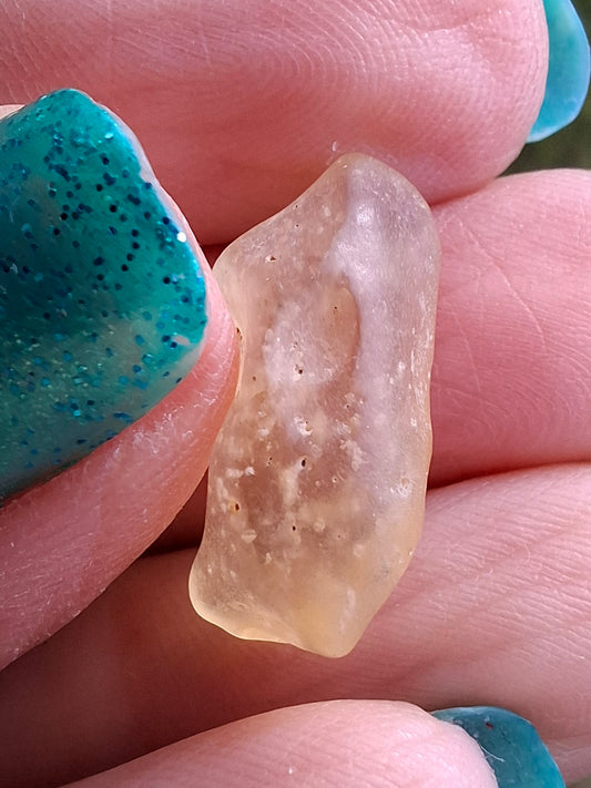 Libyan Desert Glass small Piece, 1.50g, Tektite