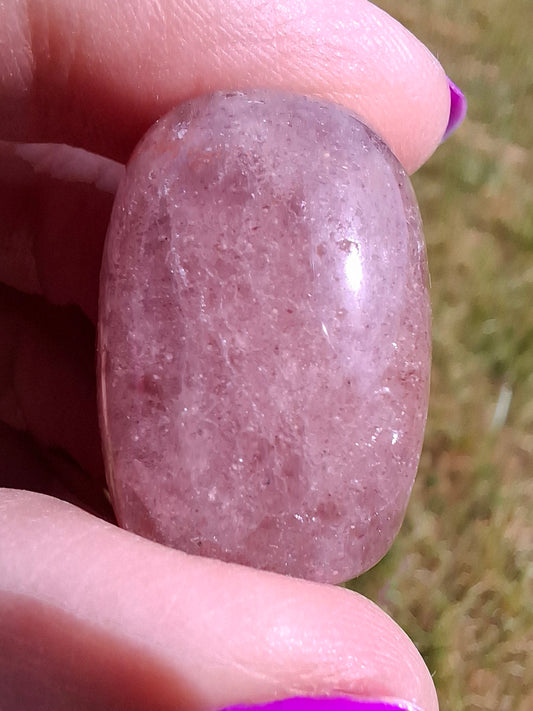 Strawberry Quartz, Tumble Stone, Crystal (Ref: T10)
