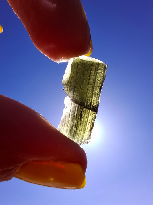 Moldavite Piece, 2.26g, Tektite (Ref: 1509)