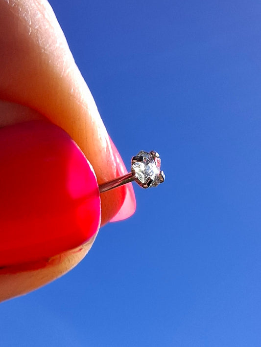 Moldavite (raw) NOSE STUD, 20G, L shape, Surgical steel, Tektite (Ref: N5)