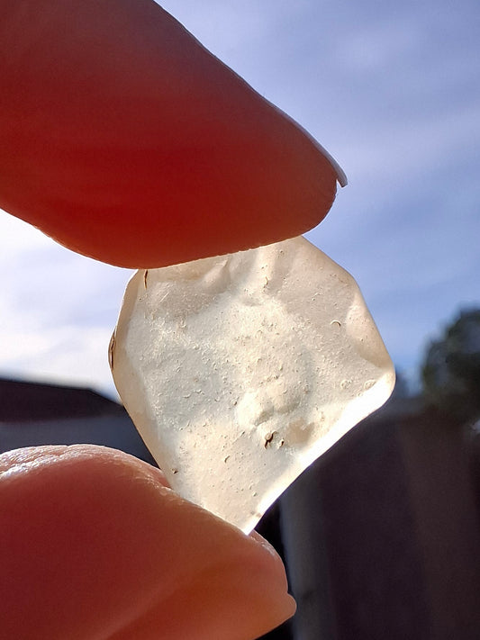 Libyan Desert Glass small Piece, 1.65g, Tektite (Ref: L1351)