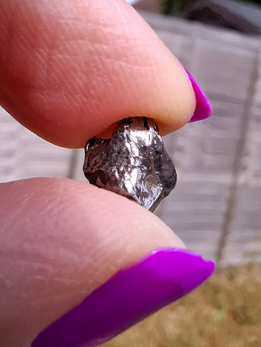 Campo del Cielo, 0.91g, Nickel Iron Meteorite (Ref: C1)