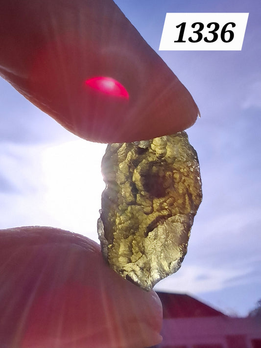 Moldavite Piece, 2.26g, Tektite (Ref: 1336)