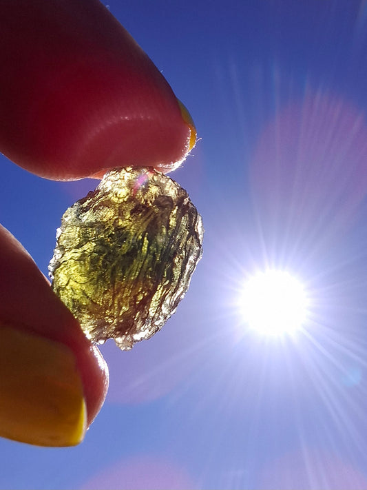 Moldavite Piece, 1.61g, Tektite (Ref: 1517)