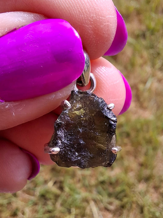 Moldavite Claw Pendant, 925 Silver, Tektite (Ref: P28)