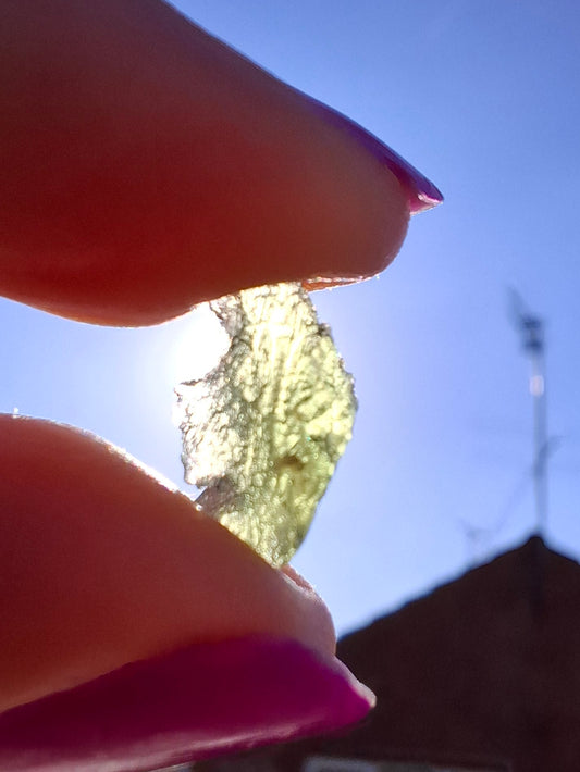 Moldavite Piece, 0.51g, Tektite (Ref: 1450)