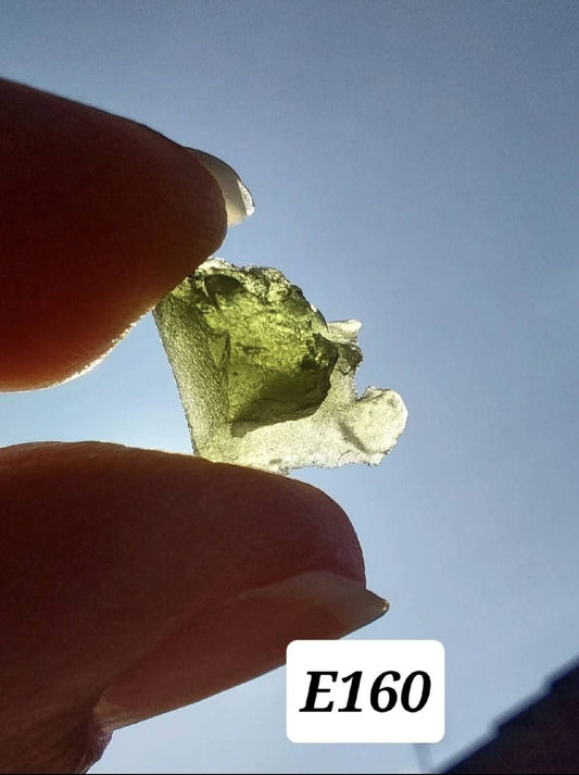 Moldavite Piece, 0.69g, Tektite (Ref: E60)
