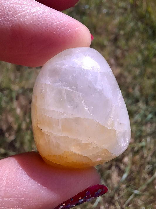Golden Healer, Tumble Stone, Crystal (Ref: T189)