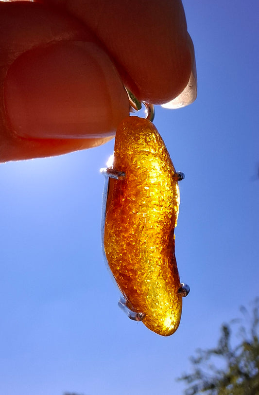 Baltic Amber Pendant, 925 Silver, Fossil (Ref: AP3)