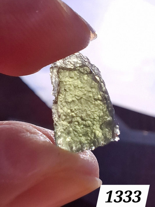 Moldavite Piece, 0.88g, Tektite (Ref: 1333)
