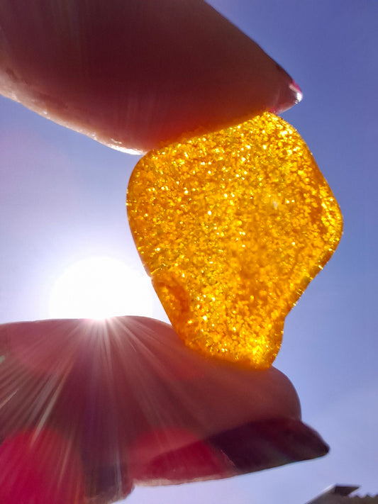 Baltic Amber, 1.37g, Fossil (Ref: A225)