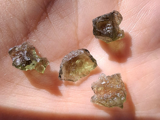 Moldavite chip Bundle, 1g, 4 pcs, Tektite (MB35)