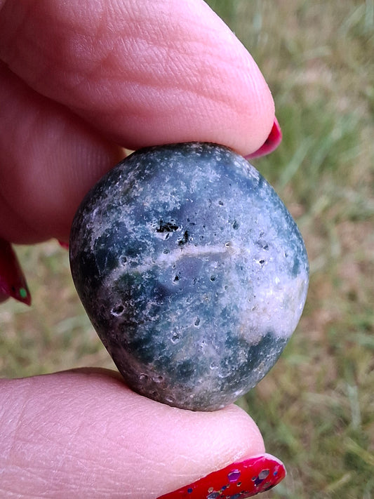 Green Moss Agate, Tumble Stone, Crystal (Ref: T172)