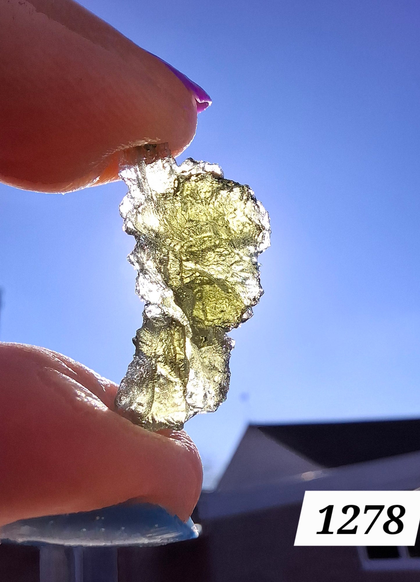 Moldavite Piece, JEZKOVNA BESEDNICE, 1.86g, Tektite (Ref: 1278)