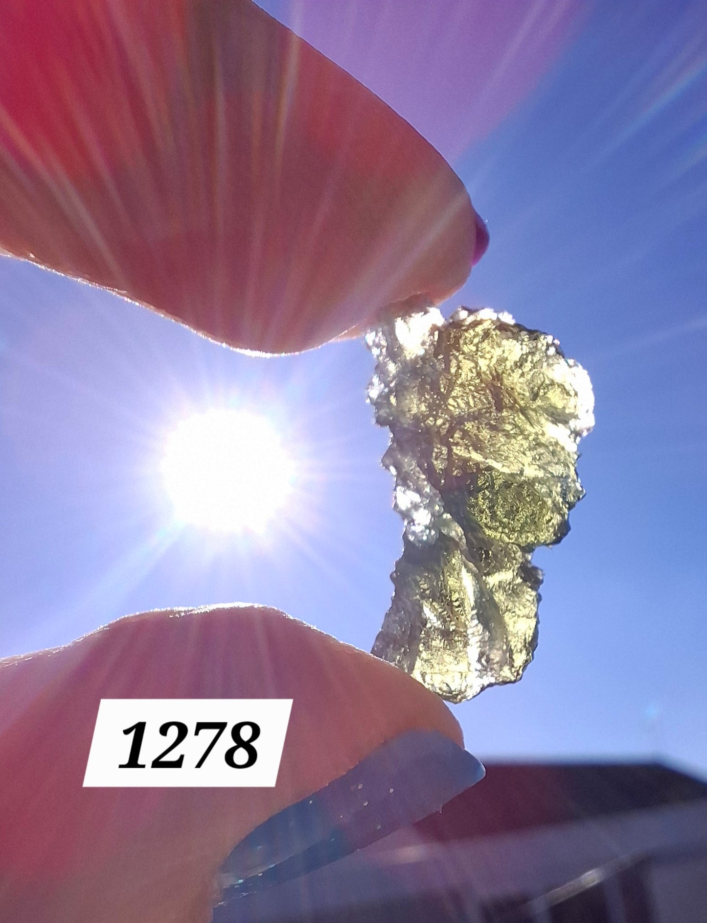 Moldavite Piece, JEZKOVNA BESEDNICE, 1.86g, Tektite (Ref: 1278)