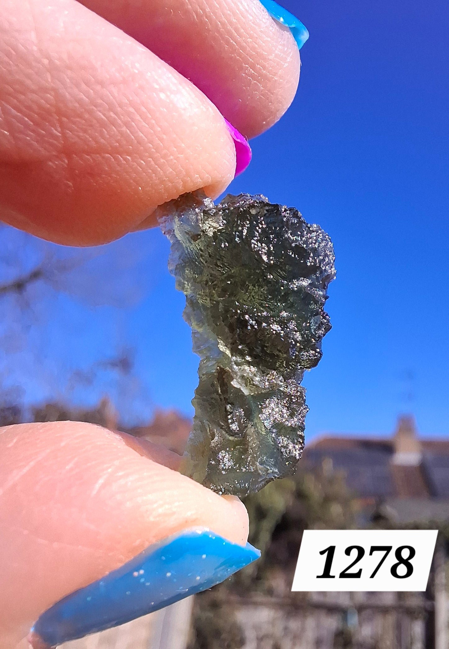 Moldavite Piece, JEZKOVNA BESEDNICE, 1.86g, Tektite (Ref: 1278)