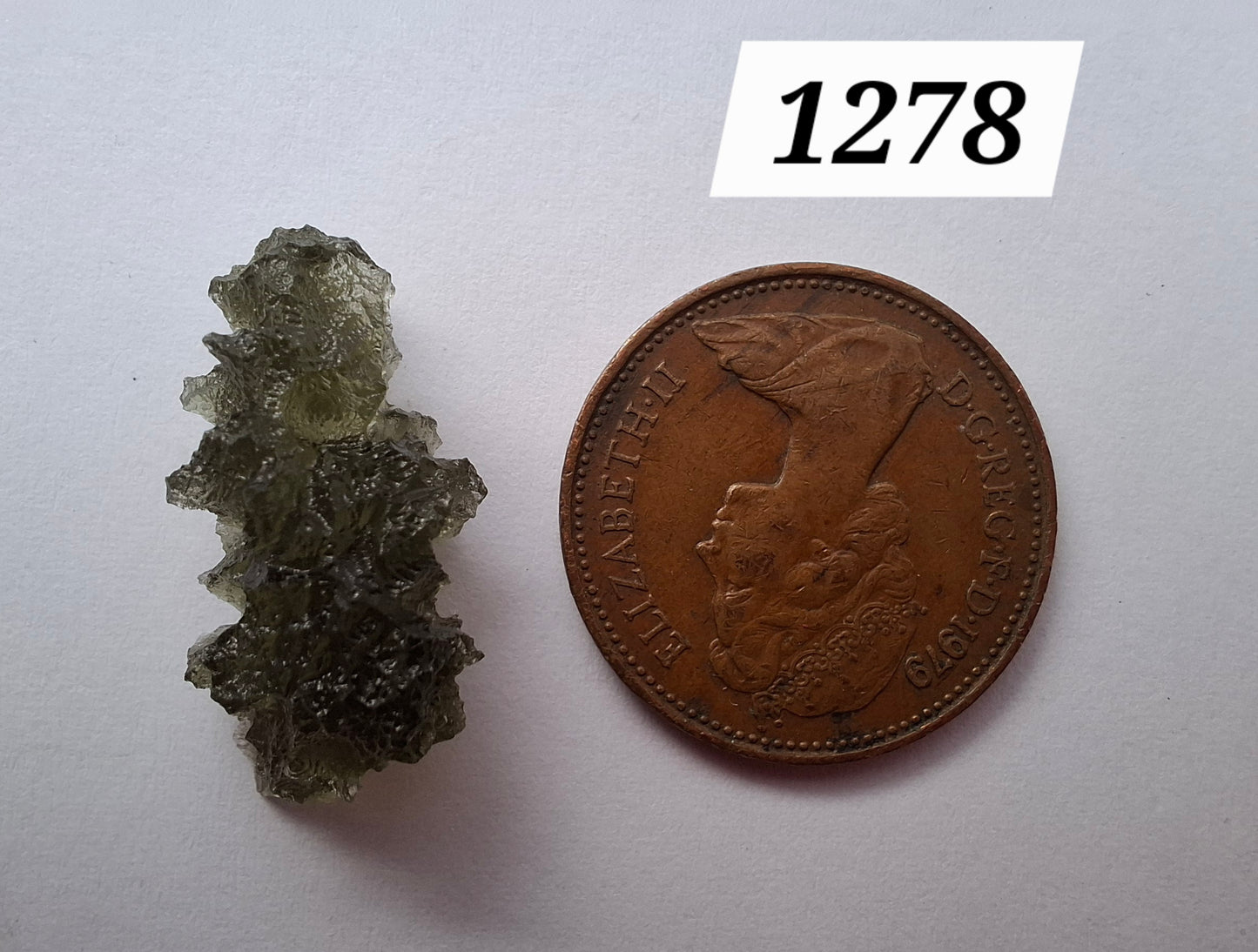 Moldavite Piece, JEZKOVNA BESEDNICE, 1.86g, Tektite (Ref: 1278)