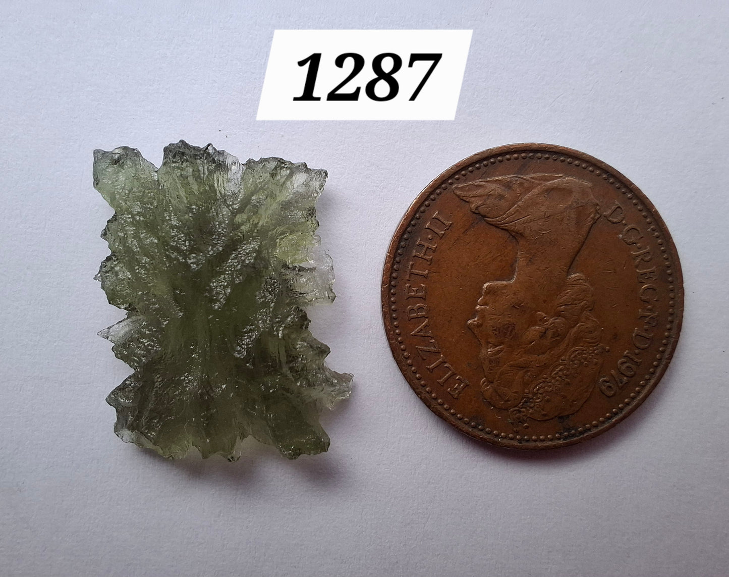 Moldavite Piece, JEZKOVNA BESEDNICE, 1.52g, Tektite (Ref: 1287)