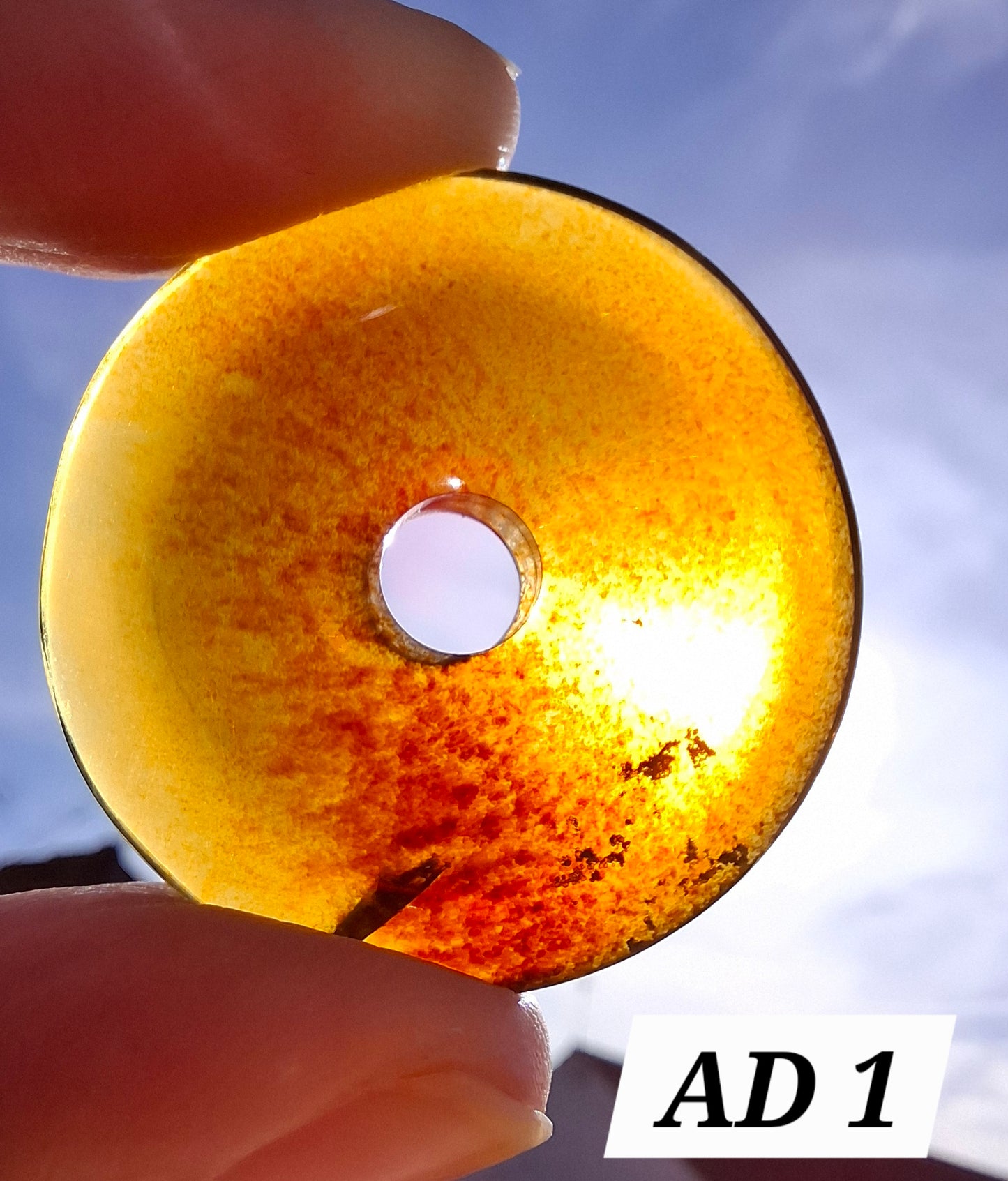 Red Amber Disc/Doughnut carving/sphere holder, 4.13g, Fossil (Ref: AD1)