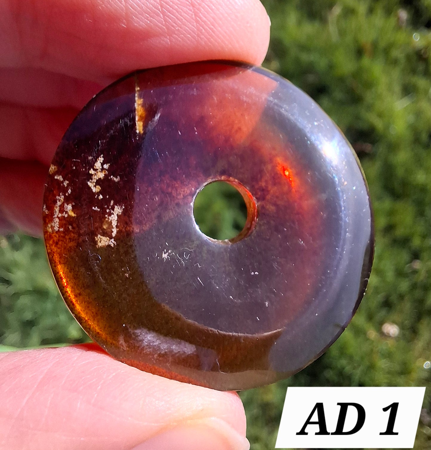Red Amber Disc/Doughnut carving/sphere holder, 4.13g, Fossil (Ref: AD1)