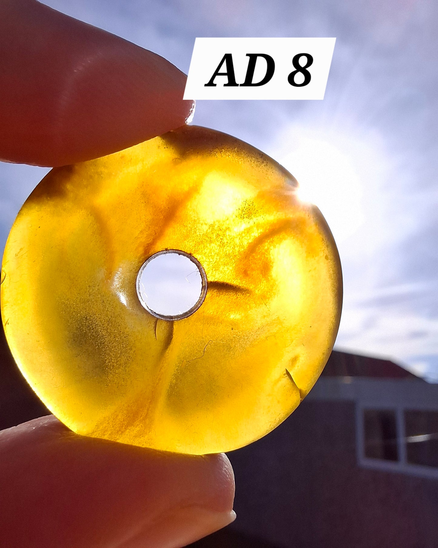 Red Amber Disc/Doughnut carving, Sphere holder, 4.65g, Fossil (Ref: AD8)