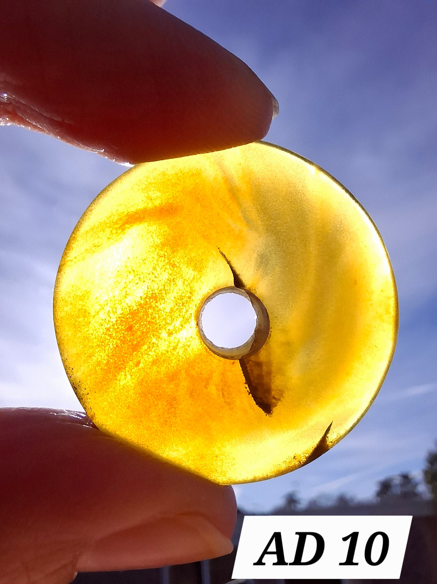 Red Amber Disc/Doughnut carving, Sphere holder, 4.66g, Fossil (Ref: AD10)