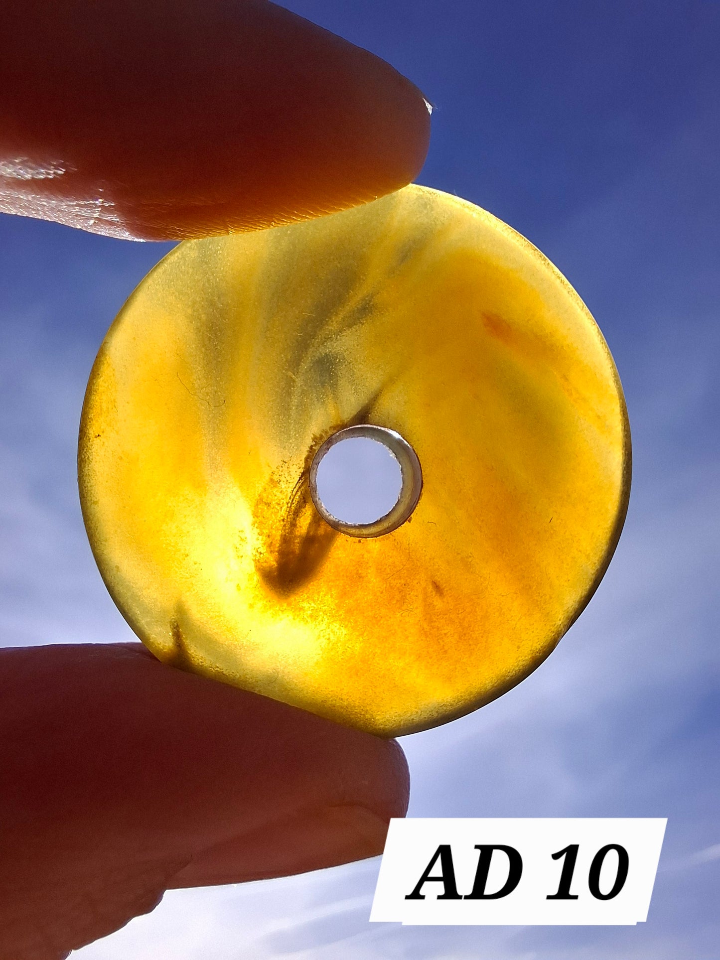 Red Amber Disc/Doughnut carving, Sphere holder, 4.66g, Fossil (Ref: AD10)