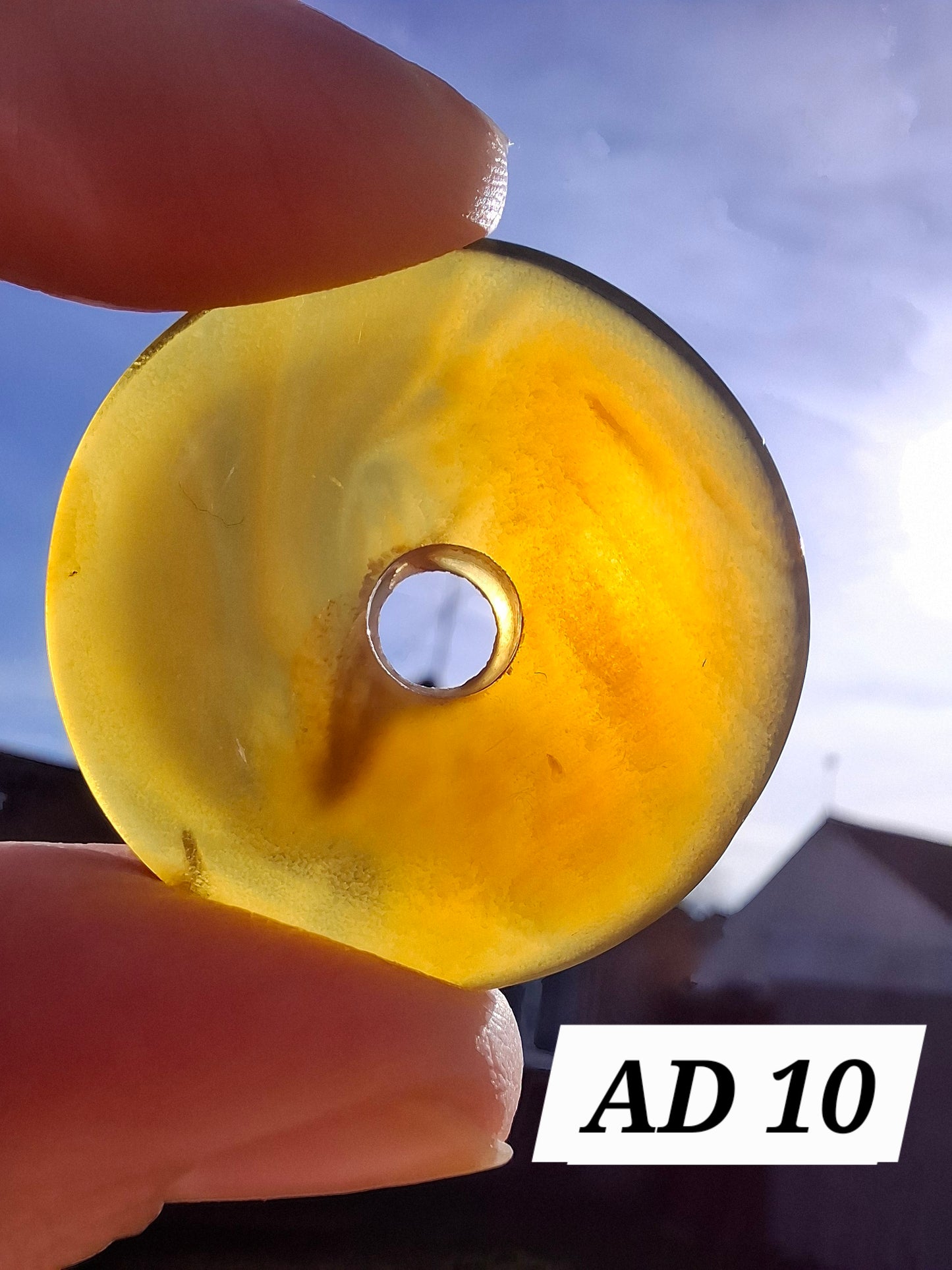 Red Amber Disc/Doughnut carving, Sphere holder, 4.66g, Fossil (Ref: AD10)