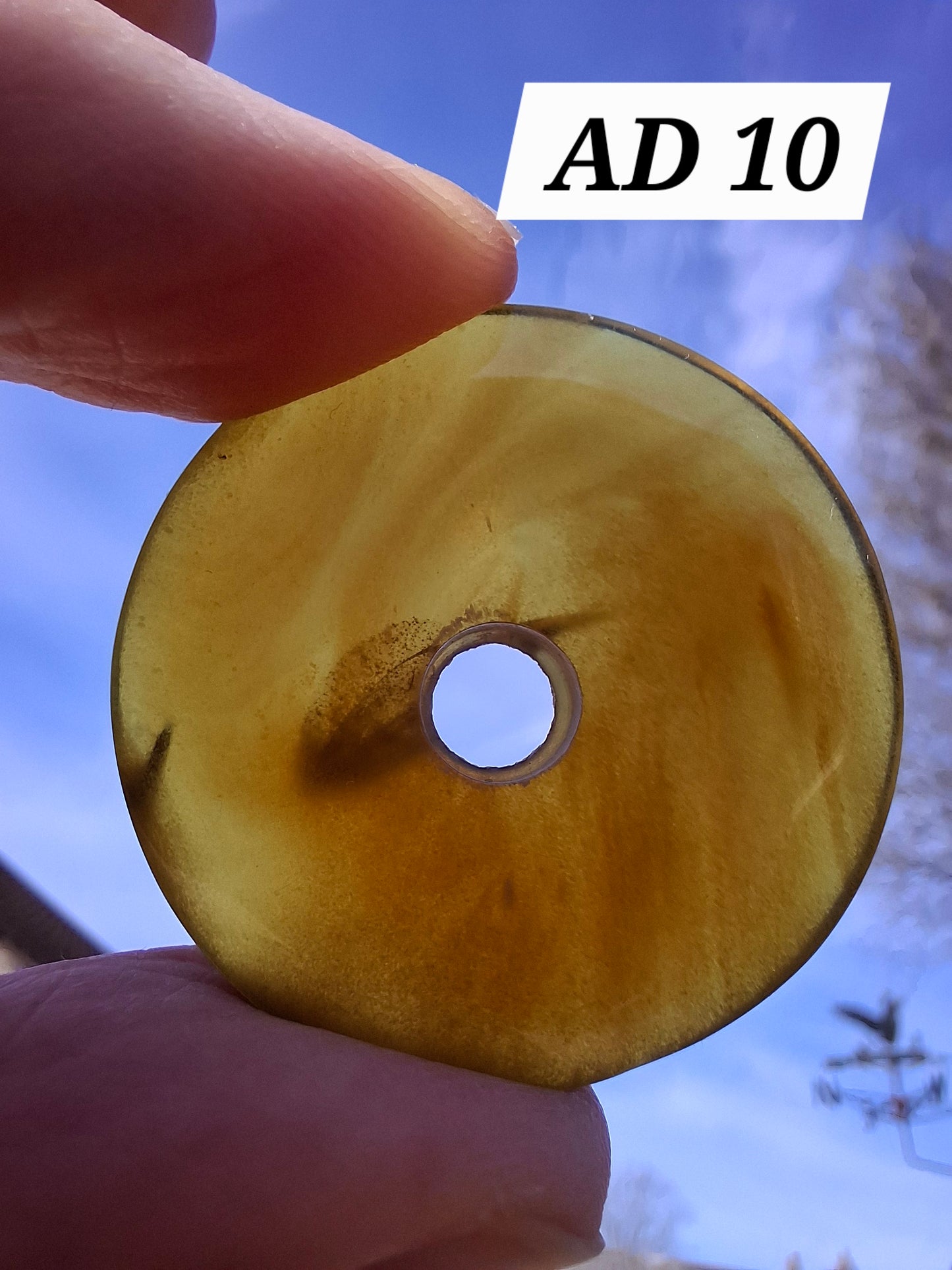 Red Amber Disc/Doughnut carving, Sphere holder, 4.66g, Fossil (Ref: AD10)