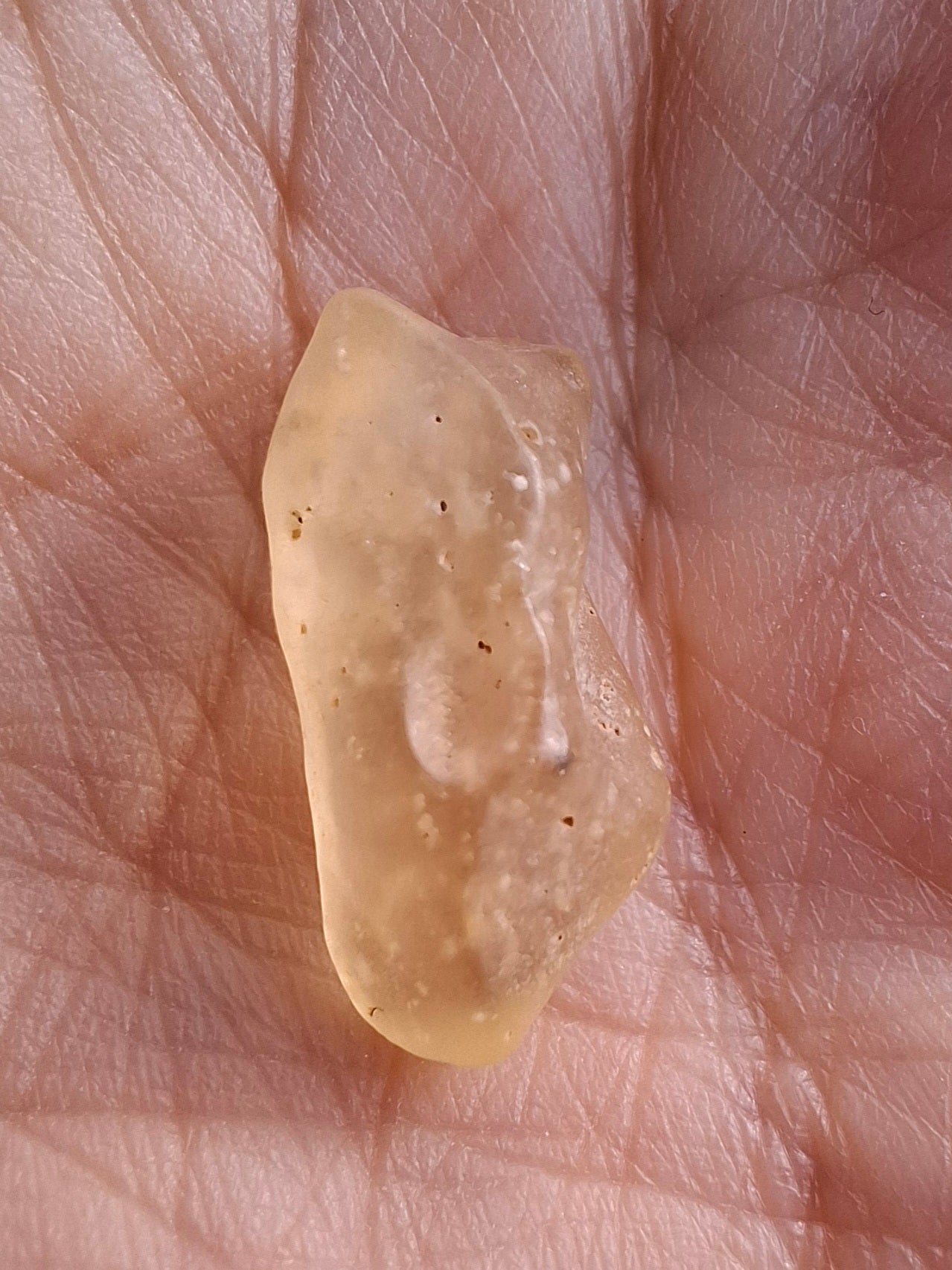 Libyan Desert Glass small Piece, 1.50g, Tektite