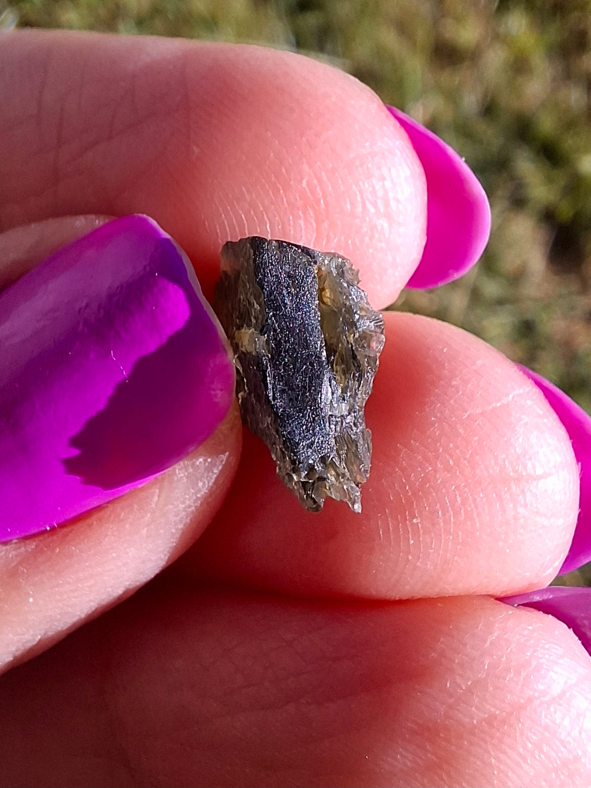 Moldavite Piece, 0.81g, Tektite (Ref: 1449)