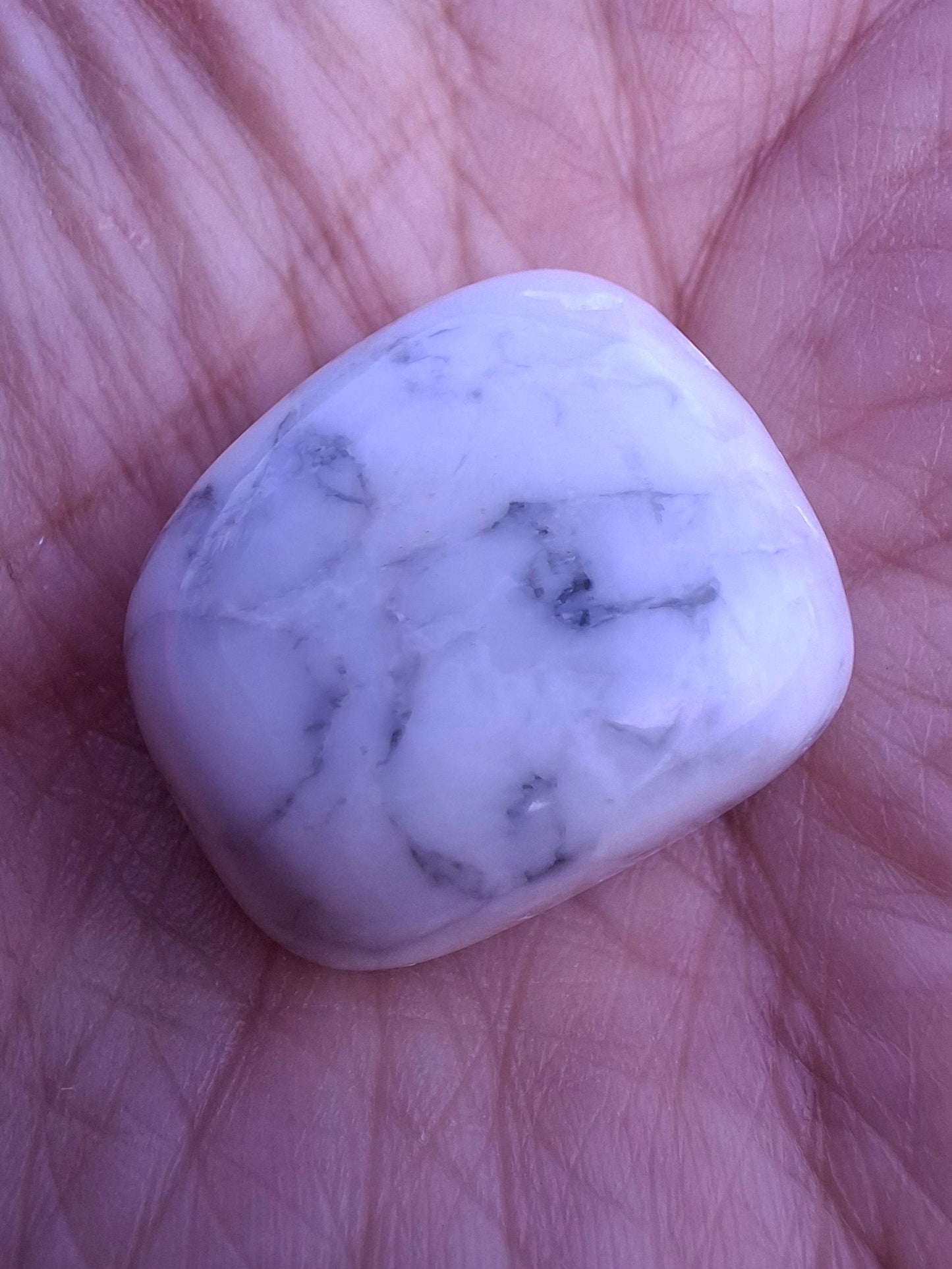 Howlite, Tumble Stone, Crystal (Ref: T44)