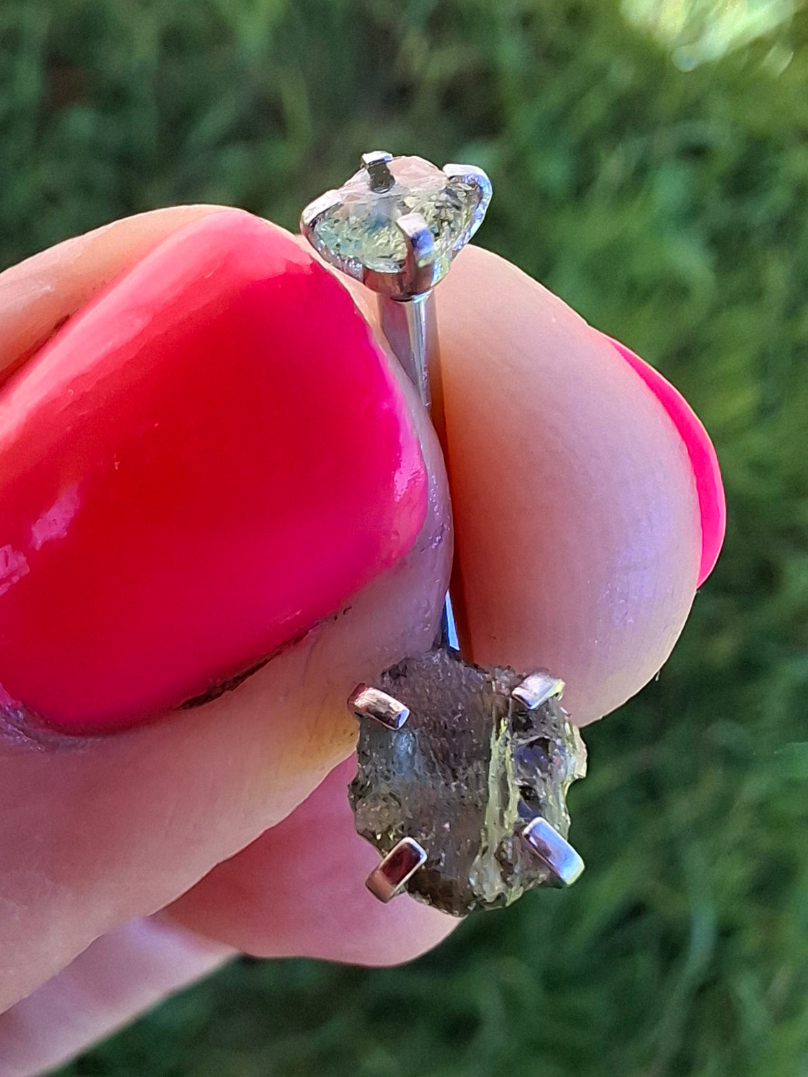 Moldavite (raw) BELLY BAR, 14G, Surgical Steel, Tektite (Ref: BB1)