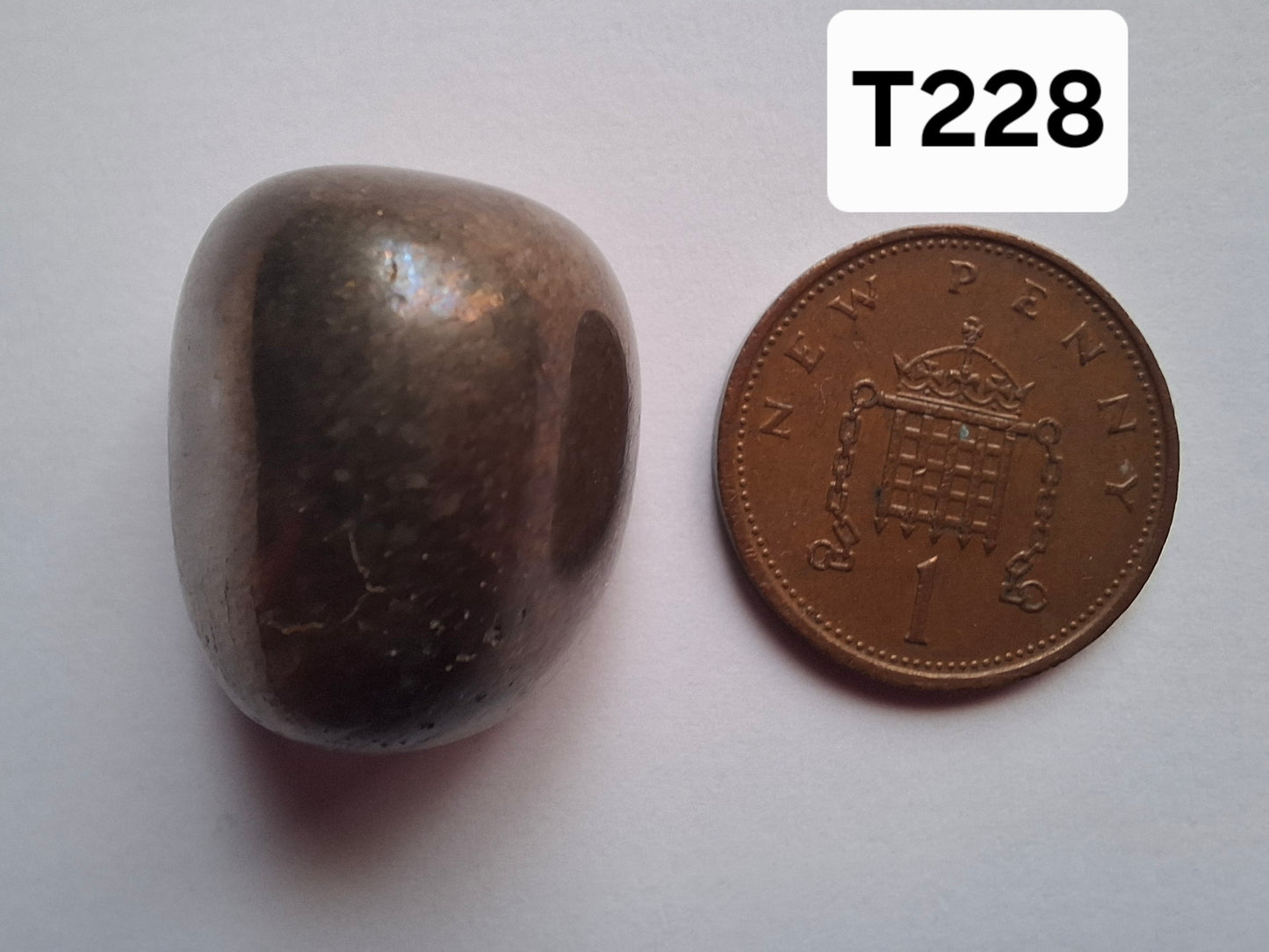 Apache Gold Tumble Stone, Crystal (Ref: T228)