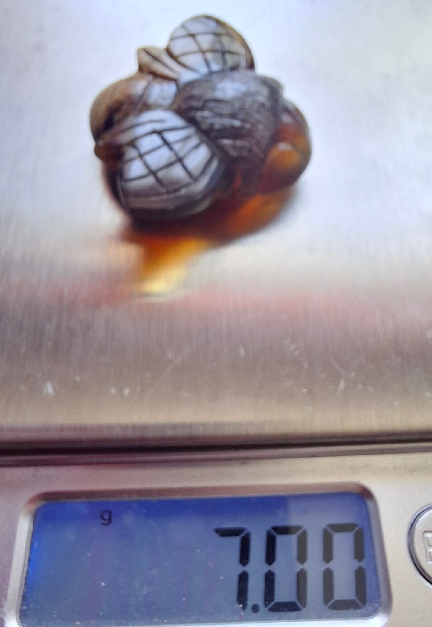 Red Amber Honey Bee Carving, 7.00g, Fossil (Ref: Bee31)