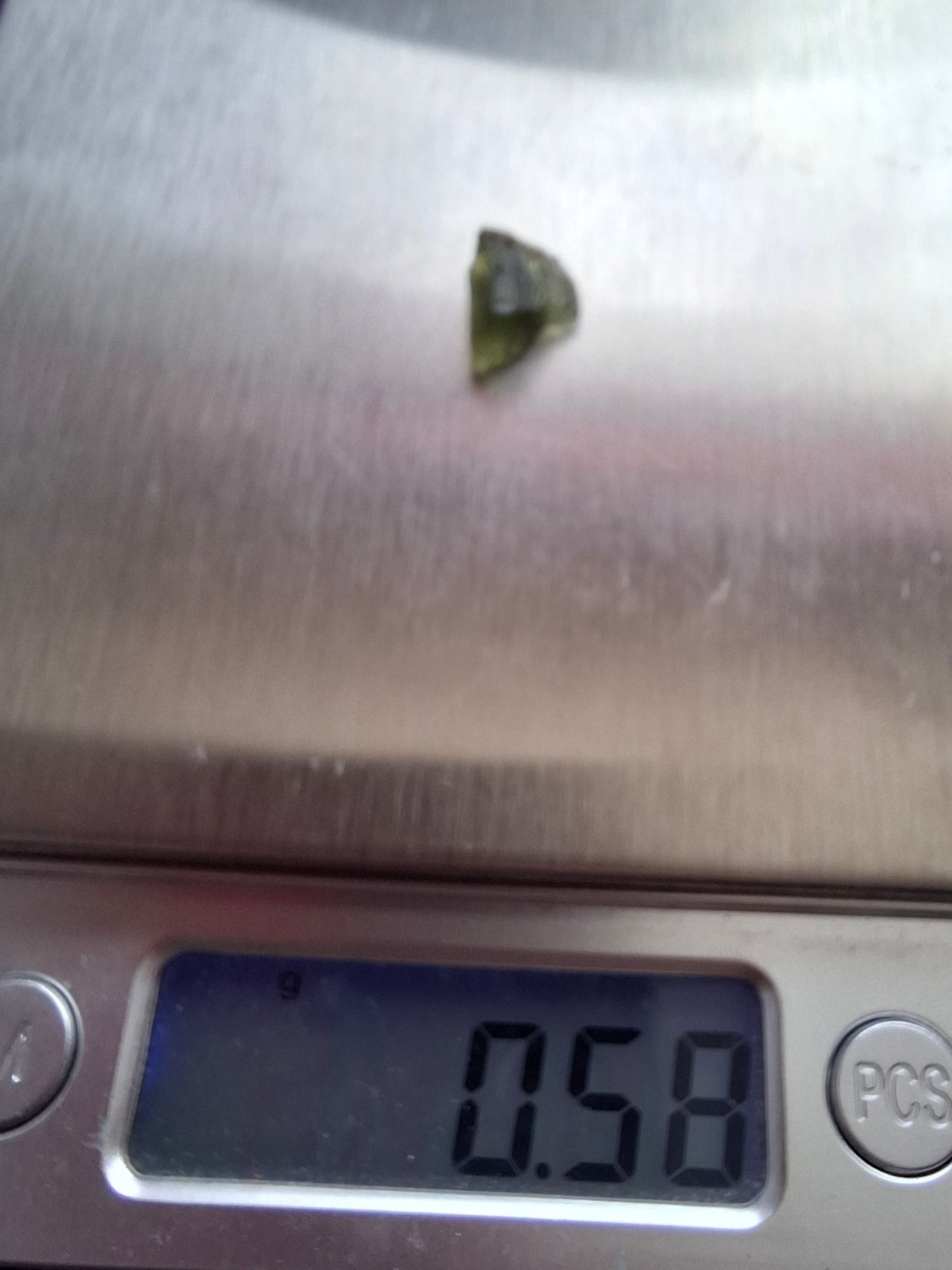 Moldavite Piece, 0.58g, Tektite (Ref: 1381)