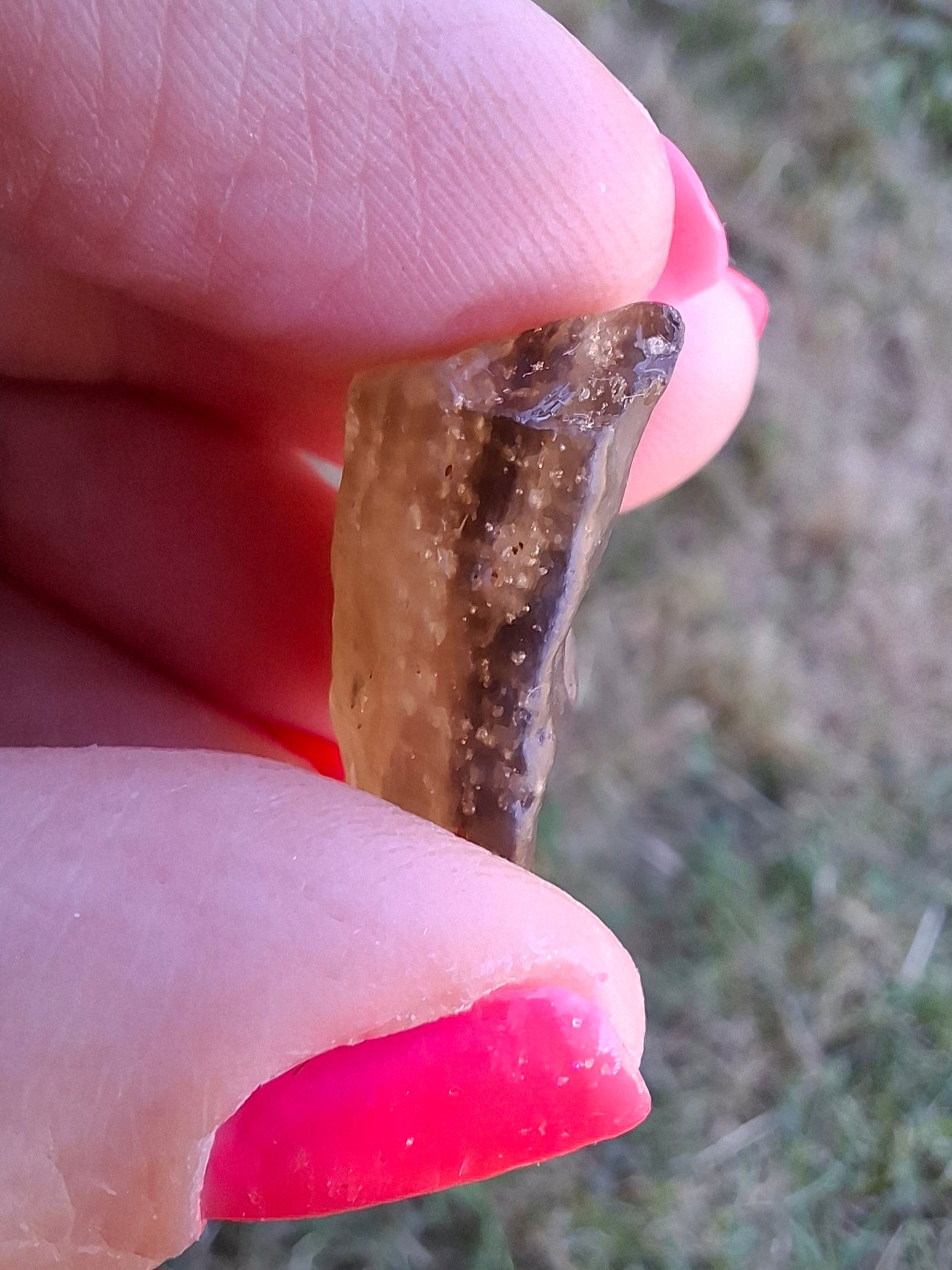 Libyan Desert Glass (darker) Piece, 3.40g, Tektite (Ref: L1362)