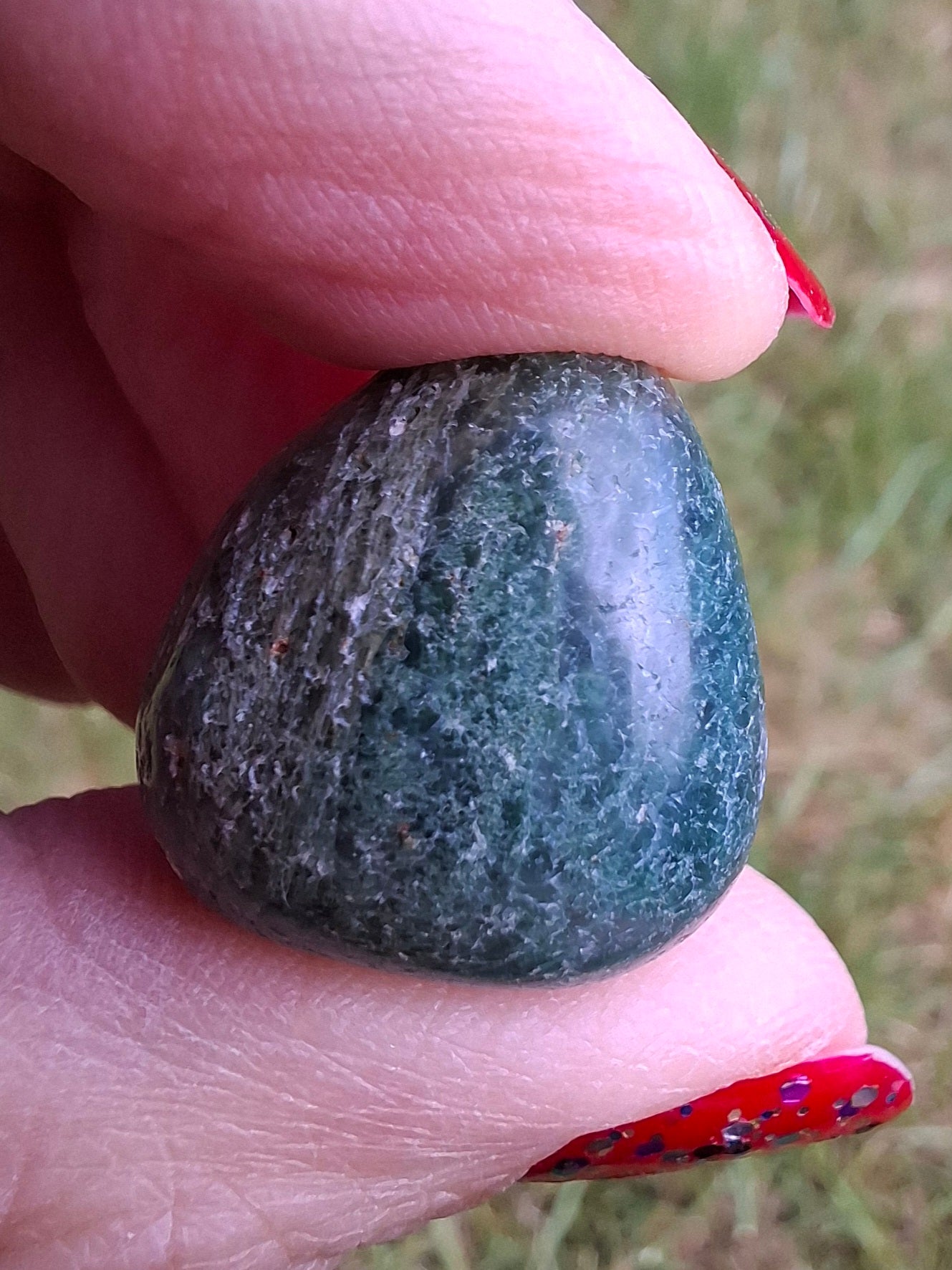 Green Moss Agate, Tumble Stone, Crystal (Ref: T167)