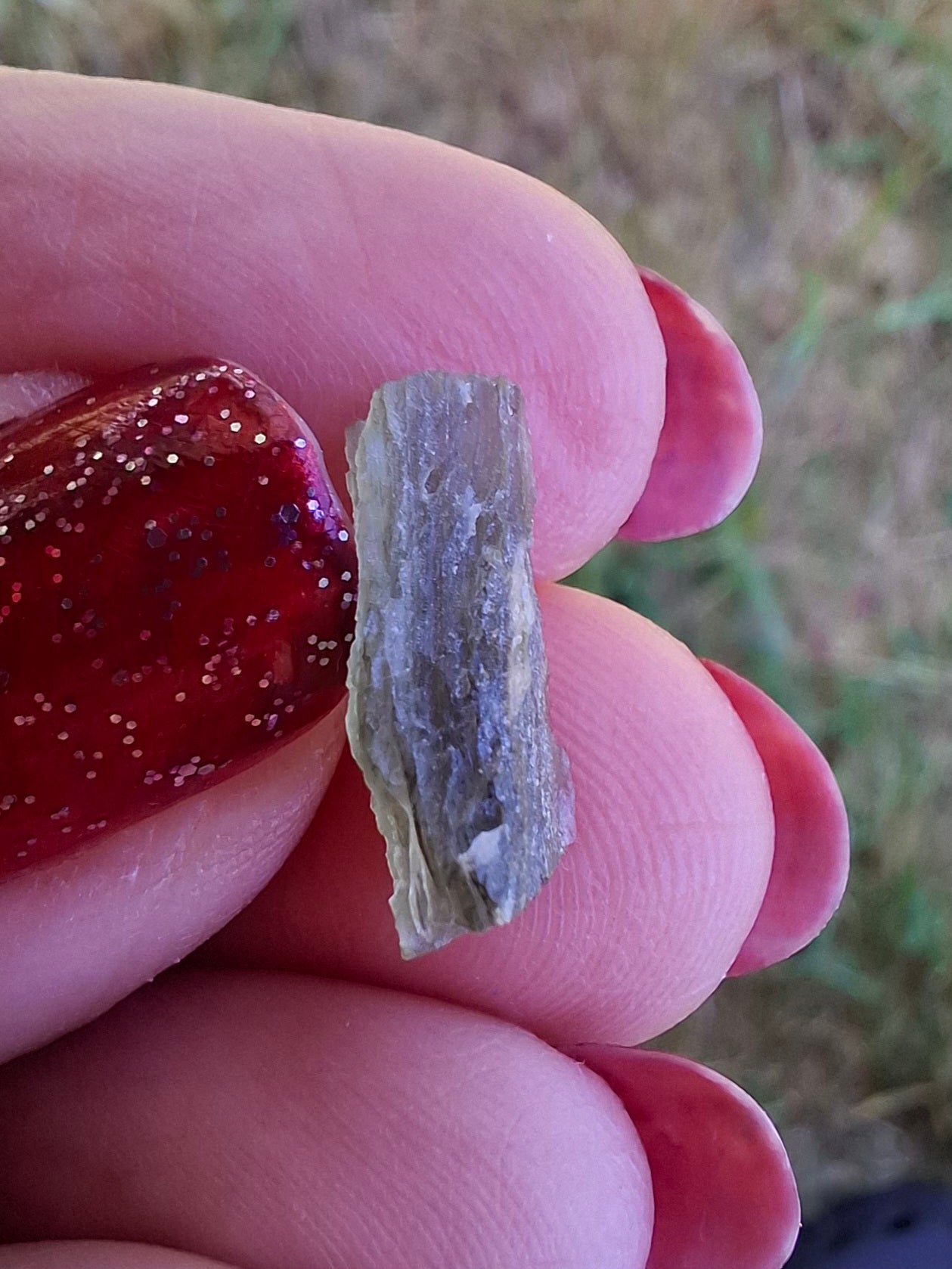 Moldavite Piece, 0.68g, Tektite (Ref: 1471)
