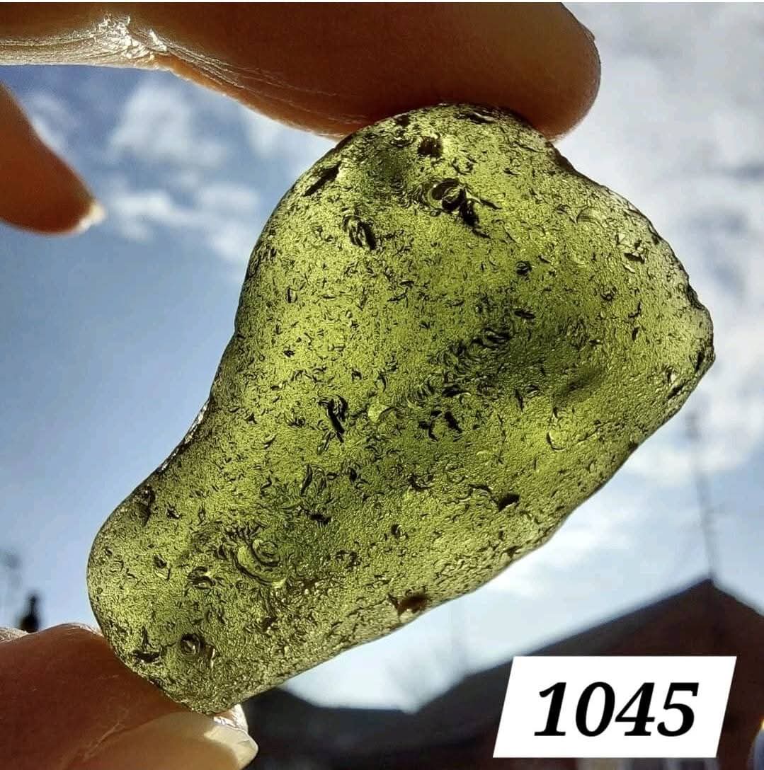 Moldavite Piece, CHLUM FIELD, 15.77g, Tektite (Ref: 1045)