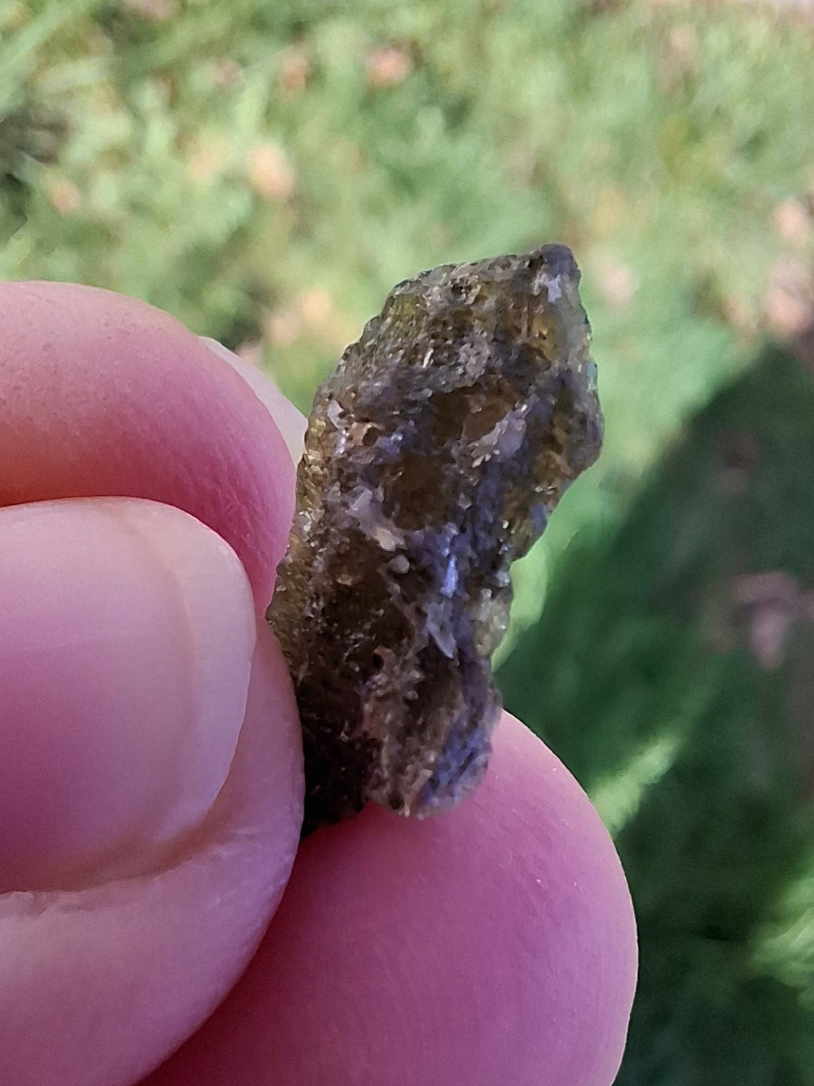 Moldavite Piece, 0.71g, Tektite (Ref: 1328)