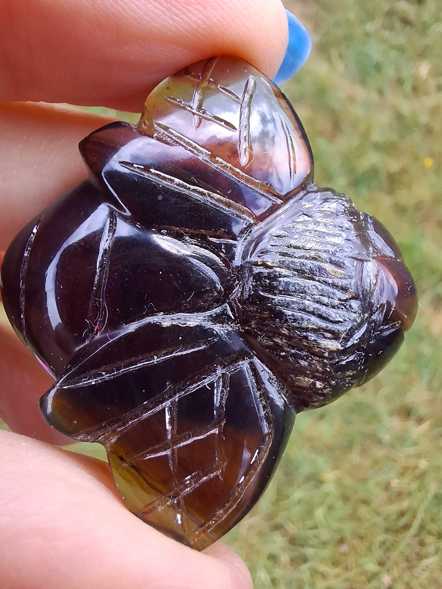 Red Amber Honey Bee Carving, 9.63g, Fossil (Ref: Bee28)