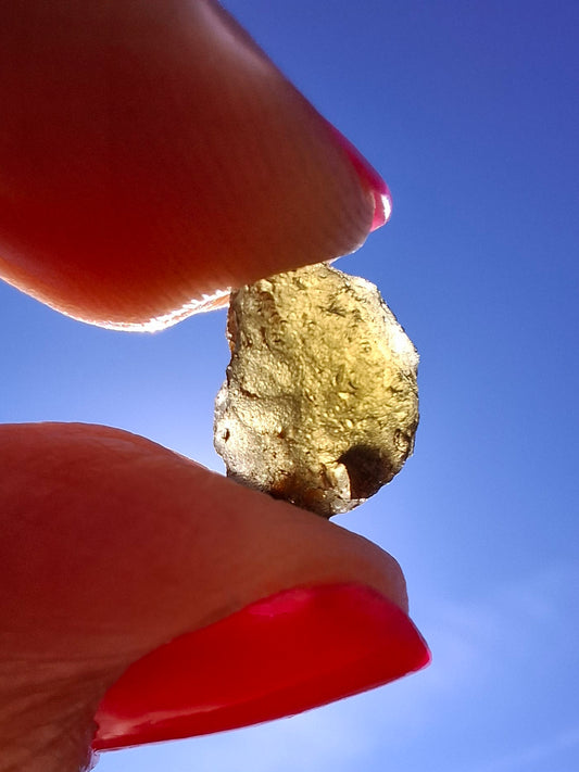 Moldavite Piece, 0.80g, Tektite (Ref: 1402)