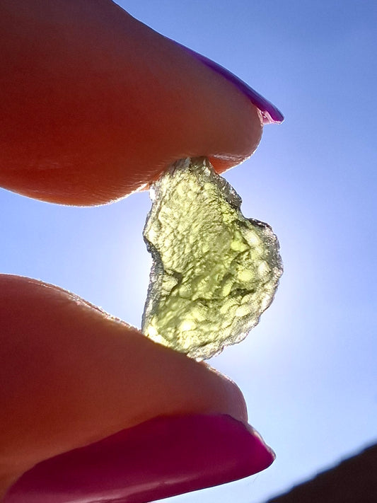 Moldavite Piece, 0.82g, Tektite (Ref: 1456)